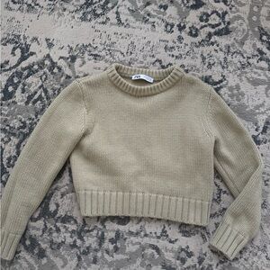 Zara Women's Tan cropped Sweater
